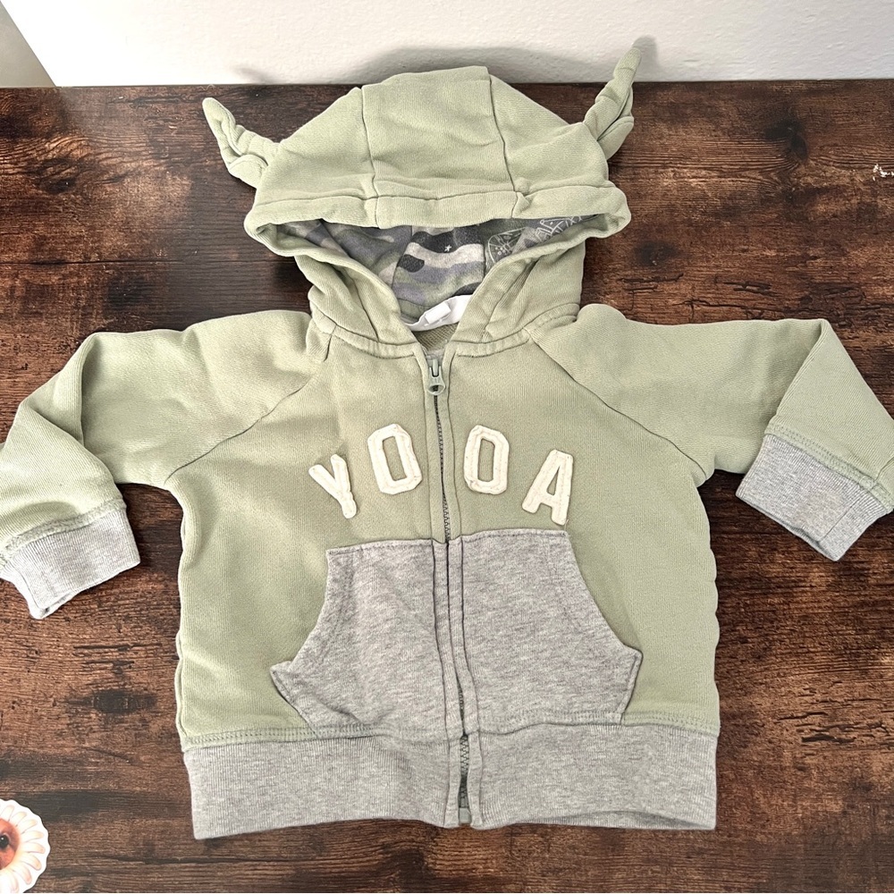GAP DISNEY Kid's Baby Yoda Green Zip Up Hooded Jacket Size 12-18 M